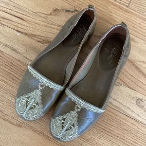 Women’s green leather flats